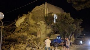 Cutremur lângă Napoli. Un mort şi 20 de răniţi