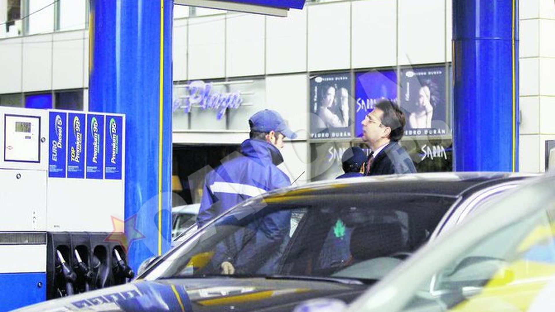 Fostul milionar actioneaza ilogic. Locic alimenteaza cu pipeta