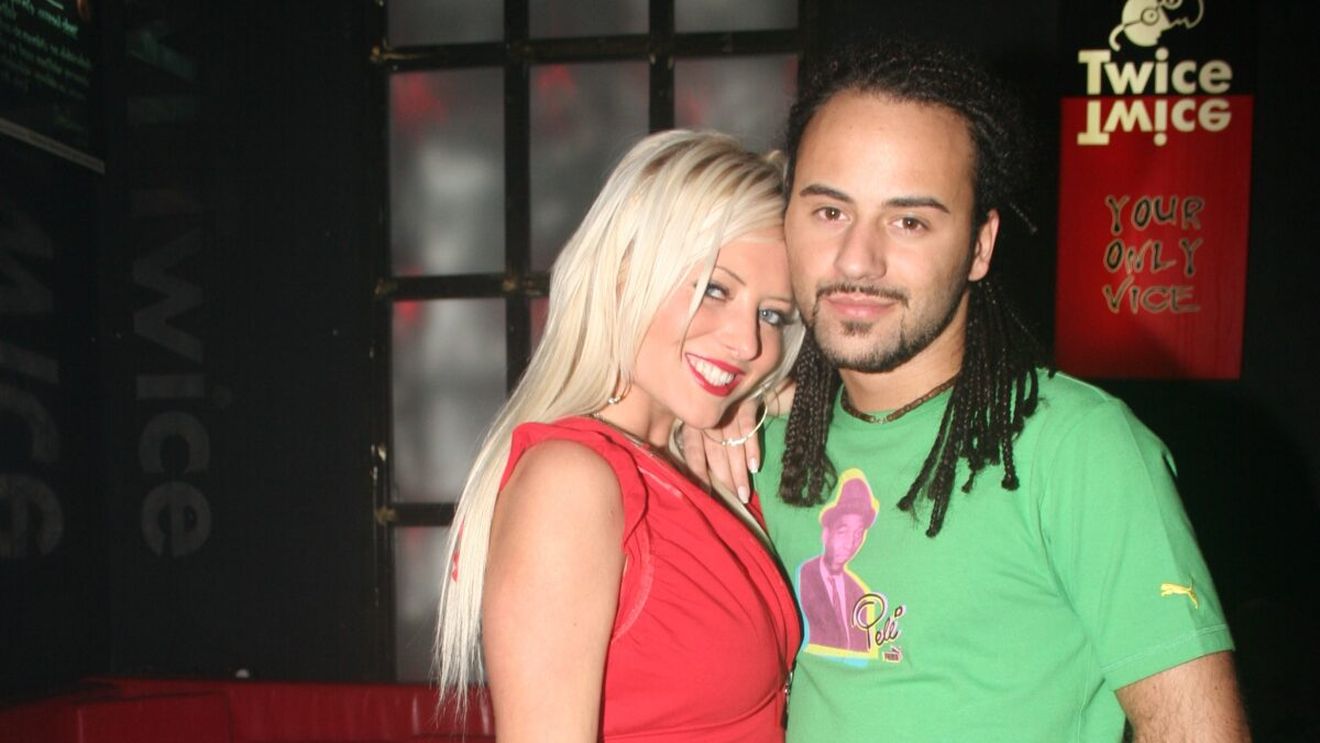 Delia & Matteo – iubirea prinsă cu capsă. Povestea unui cuplu de aur din anii în care cluburile nu dormeau niciodată