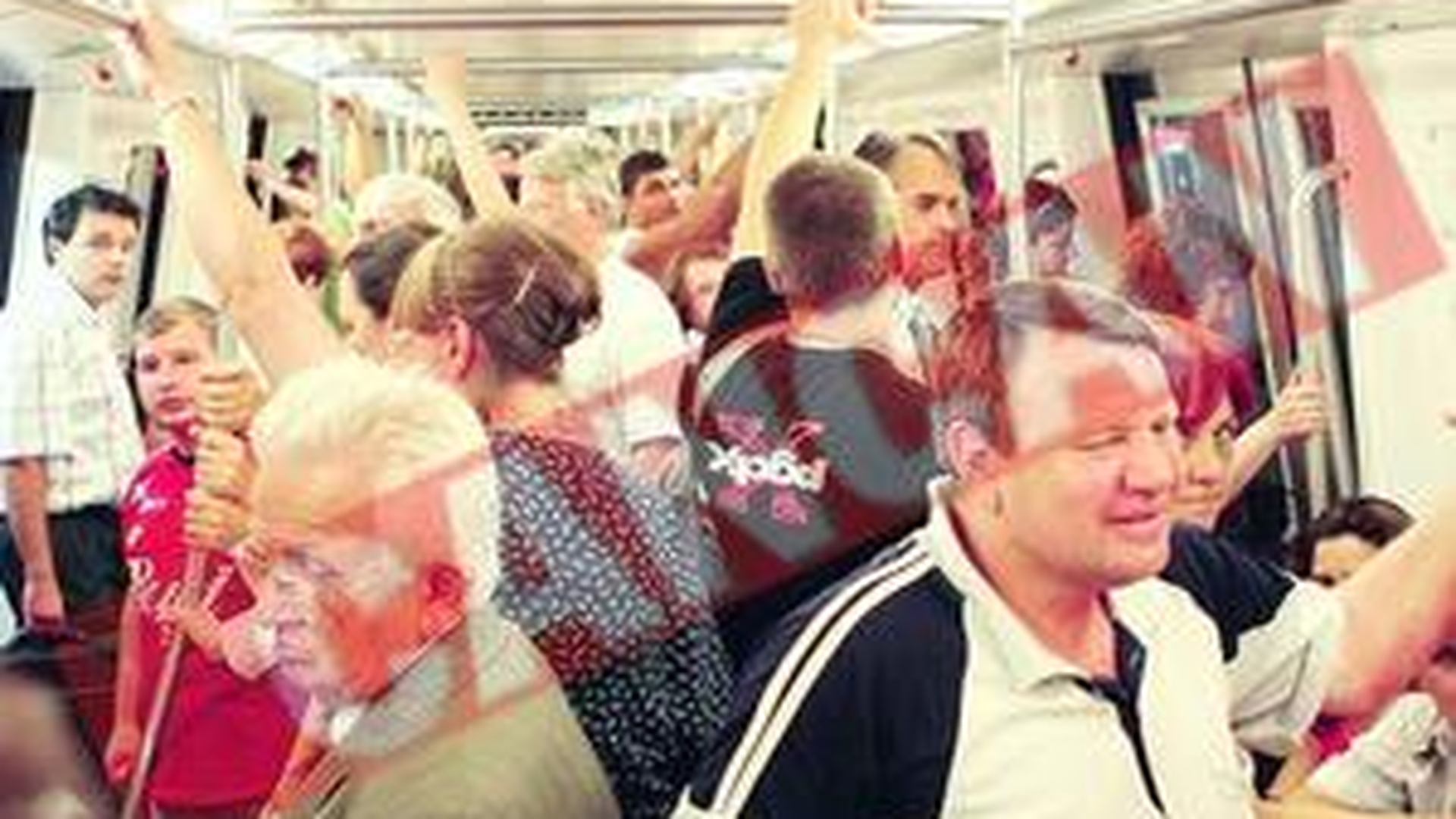 O garnitura de metrou s-a defectat in statia Obor