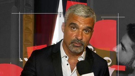 Râde ciob de oală spartă! Aurelian Temișan, ironii fine la adresa colegului de “șlagăre”: “Mi-am scos peri albi mai târziu decât Cătălin Crișan!”