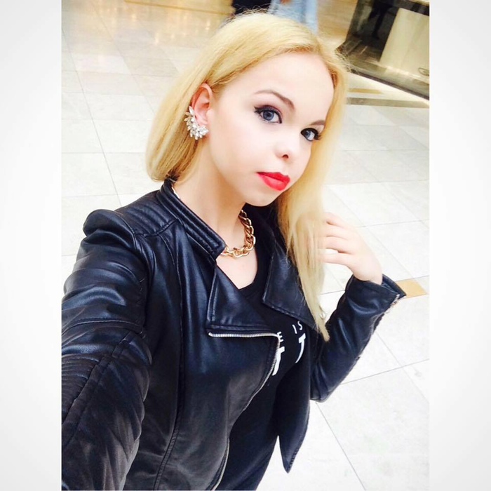 „Barbie de România“ a picat pentru a doua oară examenul de Bacalaureat! Ce note a avut