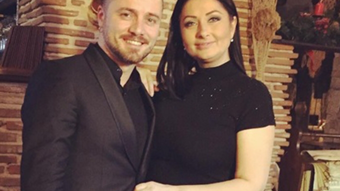 O ţară întreagă îl ştie pe TAVI CLONDA, dar iată cum arată sora lui!