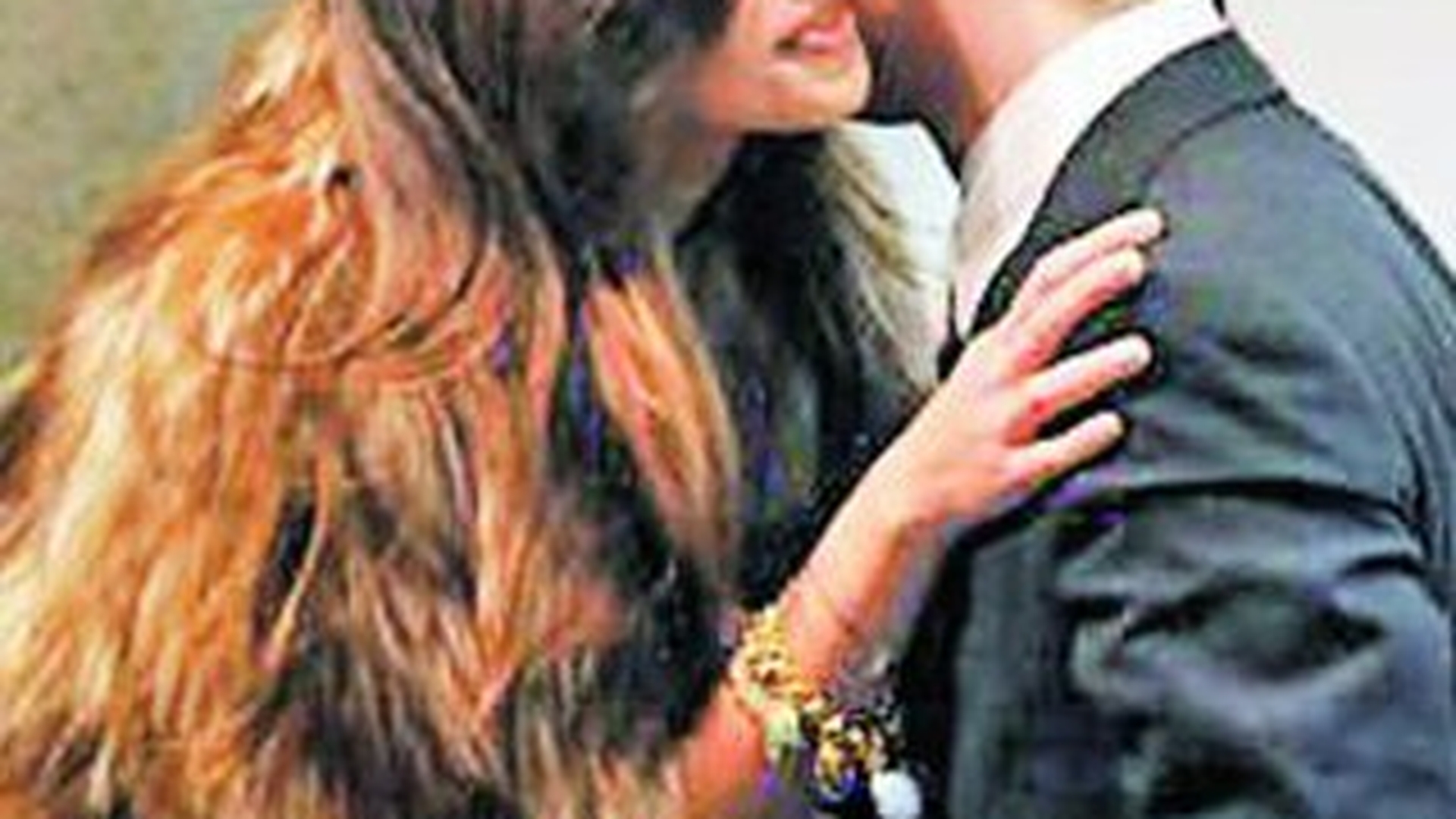 Romanca Madalina Ghenea l-a fericit pe un vanzator! I-a dat un pupic in boutique!