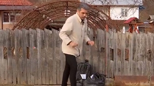 Marcel Toader a scăpat de bunurile Mariei Constantin! Unde a lăsat cei zece saci cu haine şi alte articole. Mama artistei a ajuns la spital!