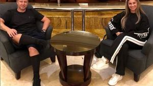 Rămân împreună Anamaria Prodan și Laurențiu Reghecampf?! Sexy-impresara îl contrazice pe antrenor: “Nu e adevărat, nu divorțăm, ne-am plictisit de subiectul ăsta”