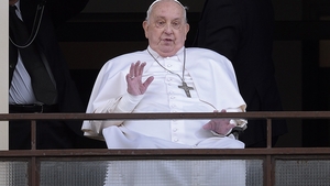 Cine este ”femeia cu flori galbene” care i-a atras atenția Papei Francisc, după ce a fost externat: ”M-a privit numai pe mine!”