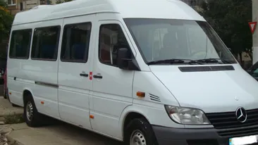 Incredibil! Ce a patit o tanara din Barlad in momentul in care a coborat dintr-un microbuz