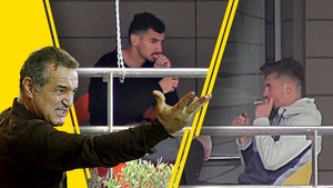 Imagini geniale cu super-vedetele FCSB-ului… Fumează palmat la terasă de frica lui Gigi Becali!