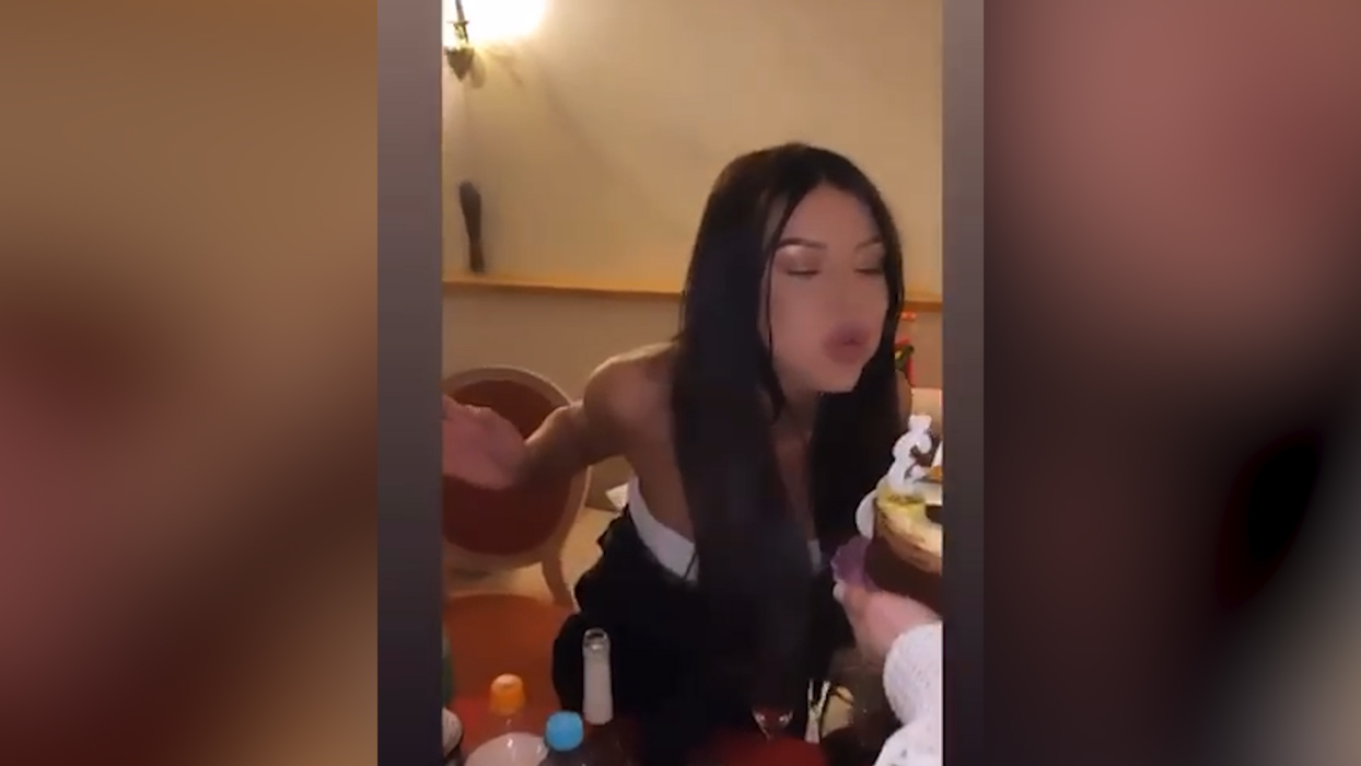 Ana-Maria Mocanu, paranghelie în sufragerie de ziua ei