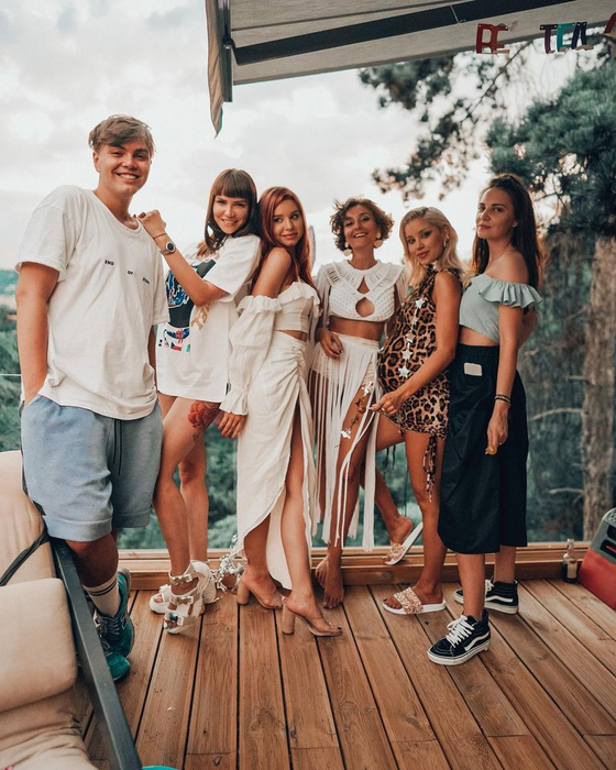Uite ce sexy graviduță este Alina Ceușan! Fotografia care i-a cucerit pe fani