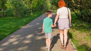 Viral. Povestea copilului cu un program mai încărcat decât cel al părinților. O mamă reacționează: „Pe suma asta o să vă pierdeți copilul”