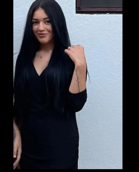 Salomi Maria Roxana este tânăra de 18 ani care a murit pe loc în accidentul produs pe DN 67, în localitatea Mihăești din județul Vâlcea/ sursă foto: Facebook