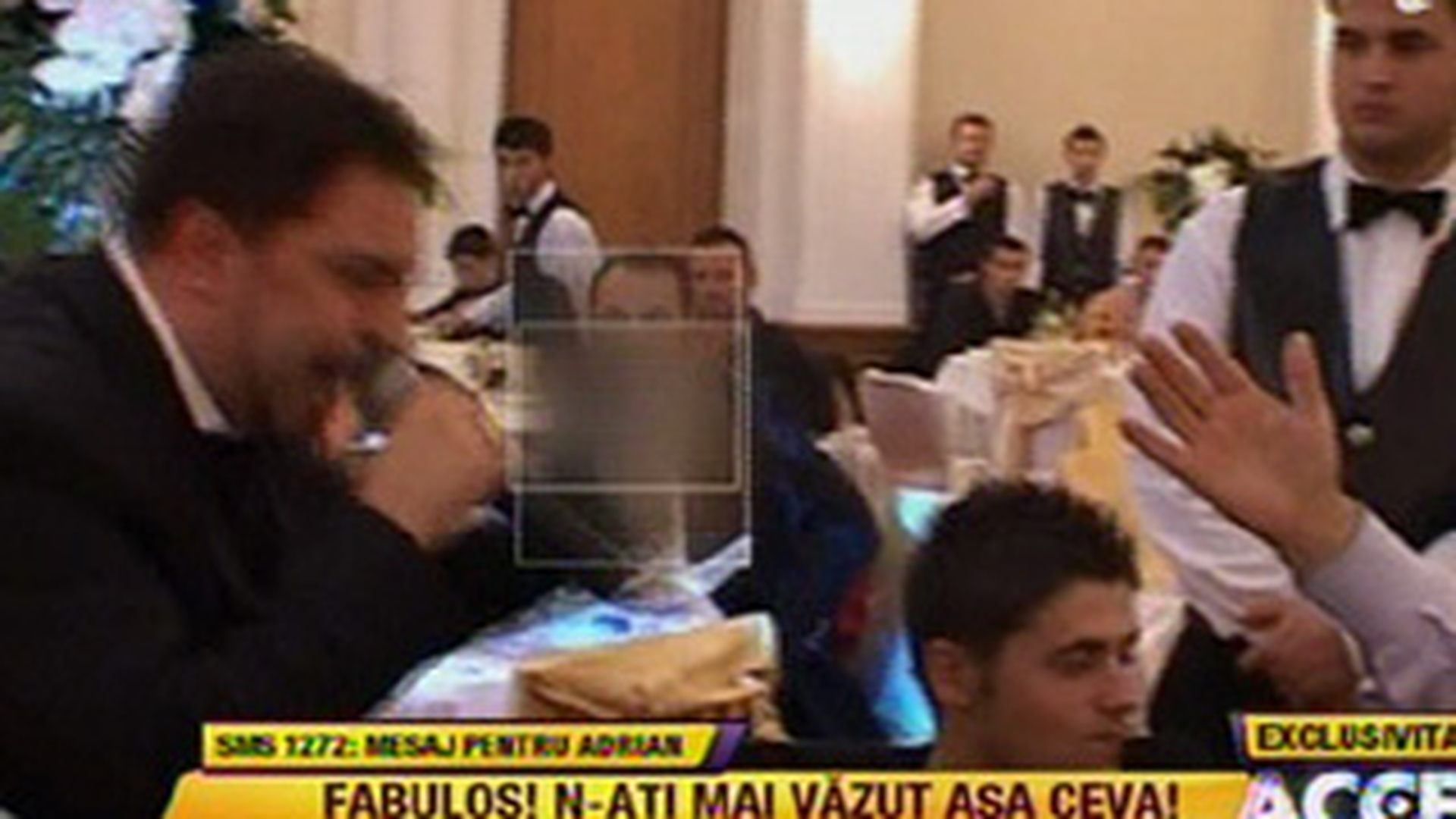 Adrian Minune vrea sa se mai insoare o data: "Vreau sa vina toata tara la nunta mea"! Vezi aici imagini spectaculoase de la nunta manelistul de acum 5 ani!
