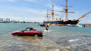 Pedeapsa naturii pentru cel mai zgarciob sofer! N-a vrut sa plateasca taxa de parcare, i-a luat fluxul masina