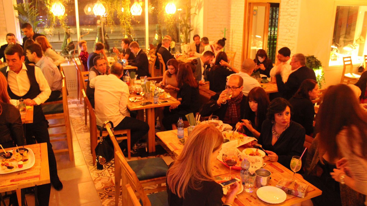 Ştim unde o găsim zilnic pe ANNA LESKO: noul ei bistrou!