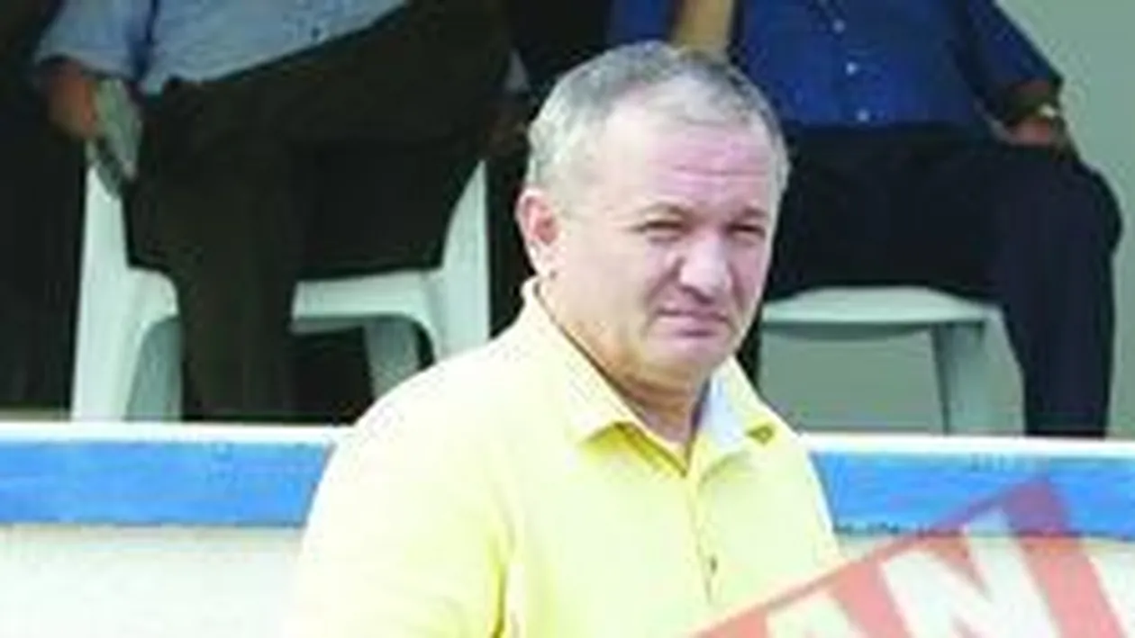 Ii momeste pe arbitri cu vin vechi din pivnita lui