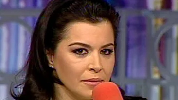 Simona Patruleasa este fata priceputa: Stiu sa bat un cui, stiu sa schimb un bec Afla care este camera pe care a decorat-o cu sotul ei