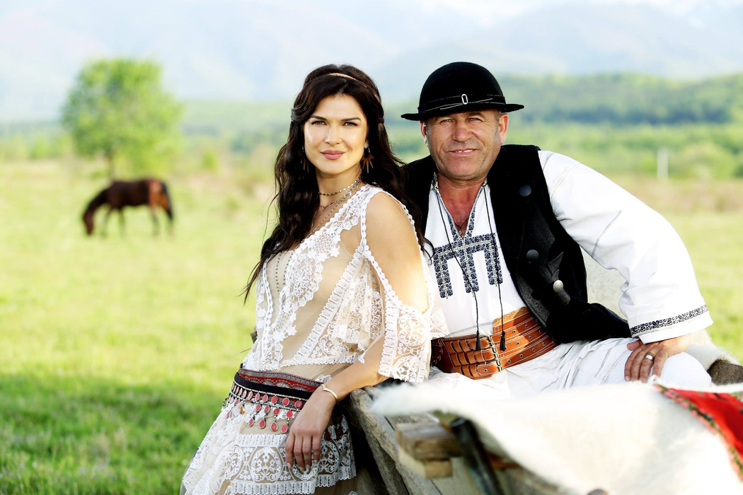 Ferma Vedetelor 2018. Iulia Vântur a ajuns la fermă! Primele imagini cu vedeta internațională: „Monica, ai legătura, cheamă-i pe fermieri”