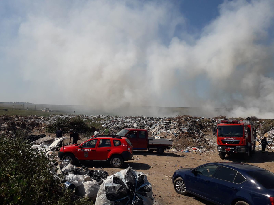 Incendiu puternic la goapa de gunoi din Caracal