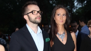 "Casnica" si-a scos DJ Optik-ul in lume! Eleganti si tandri la o petrecere mondena!