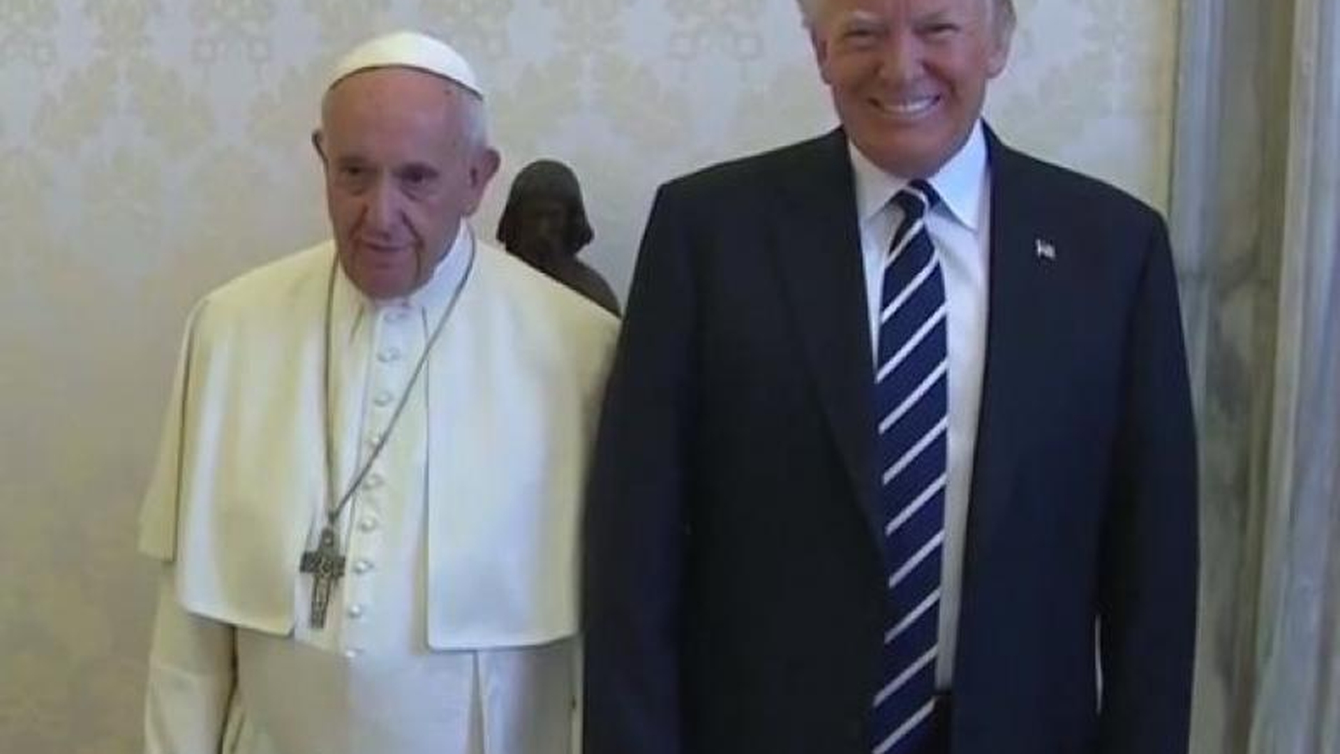 DONALD TRUMP, întâlnire cu Papa Francisc. Ce i-a spus Suveranul Pontif 