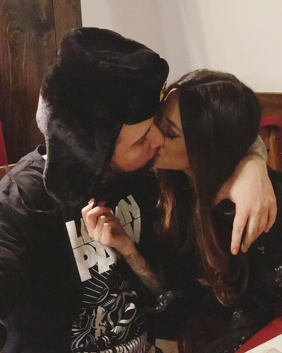 Nunta anului 2019 în showbiz-ul românesc! Celebrul cântăreț s-a logodit cu iubita lui