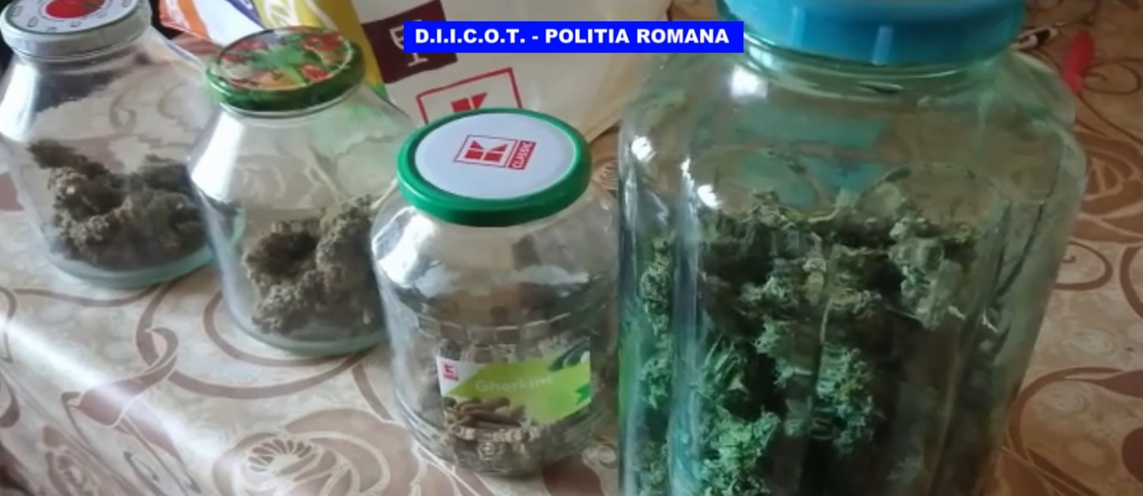 Borcanele cu droguri ale lui Ragot