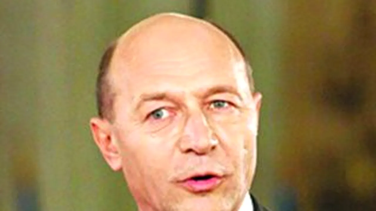 Traian Basescu a sunat la Ambulanta, pentru a se interesa de starea lui Adrian Nastase