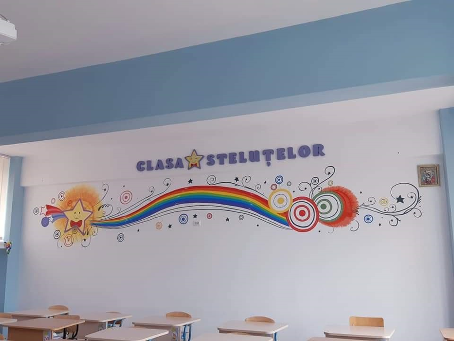 "Clasa Steluțelor" îi așteaptă pe copii