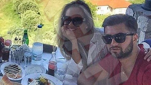 Rar o vezi într-o asemenea ipostază! DIANA MUNTEANU, acoperită doar de un prosop