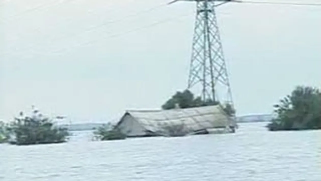 Imagini apocaliptice! Aproape toate casele din Ceatalchioi, Tulcea, puse la pamant de ape