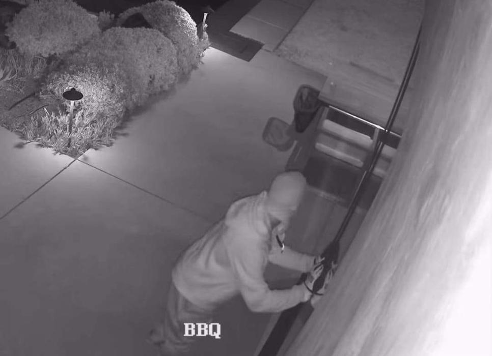 Locuința lui Dragoș Săvulescu din Hollywood Hills, vizată de un jaf. Hoții au plecat cu obiecte de lux