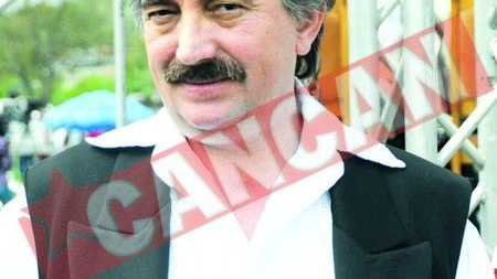 Face reclama transportului In comun, dar se plimba cu jeep-ul