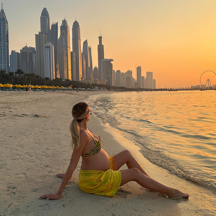 Emily Burghelea a rămas blocată pe aeroportul din Dubai! „Nu vor să mă lase să trec. Pierd avionul!”