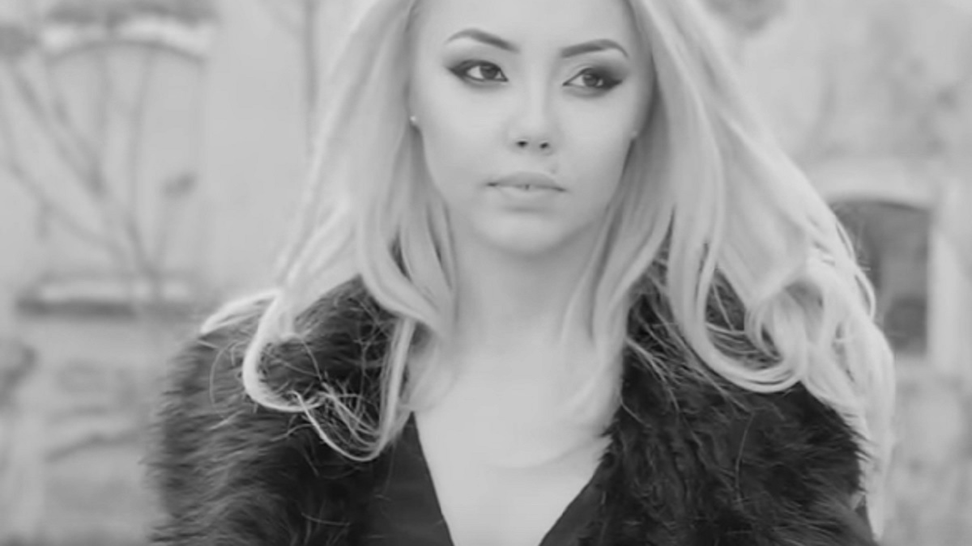 Starea de sănătate a bunicii Denisei Manelista s-a agravat după moartea nepoatei! Bătrâna abia se ţine pe picioare!