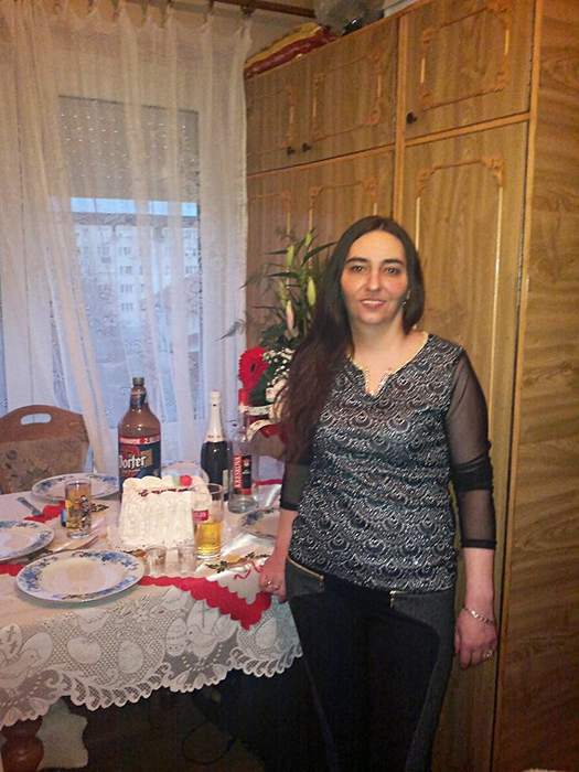 Crimă oribilă lânga gara din Satu Mare. O barmaniță a fost ucisă de un bărbat care voia să jefuiască localul
