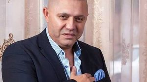 NICOLAE GUŢĂ a dat-o uitării pe Cristina! Manelistul se mândreşte peste tot cu noua lui iubită