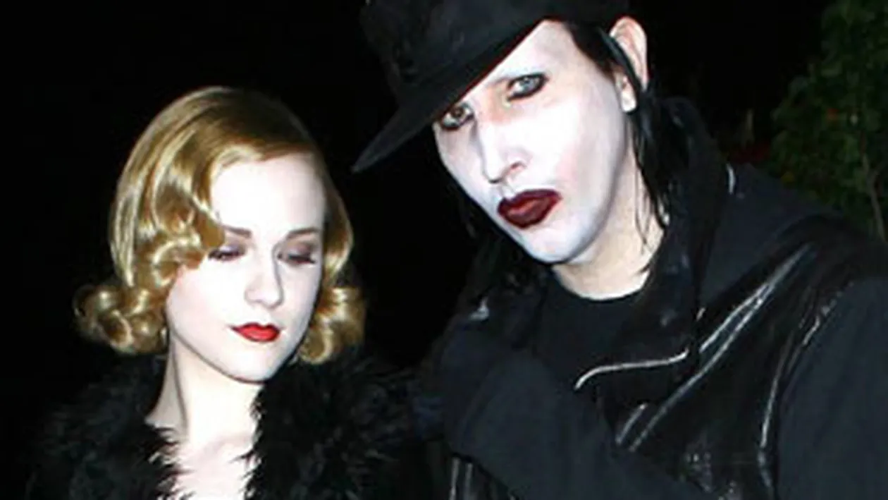 Fosta iubita a lui Marilyn Manson socheaza! Evan Rachel Wood recunoaste ca se iubeste si cu femei!