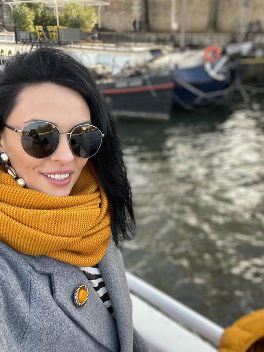 Cosmina Păsărin a vizitat Parisul de ziua ei