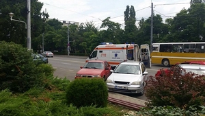 Caz şocant! O tânără de 23 de ani a fost înjunghiată de fostul ei iubit în cofetăria în care lucra
