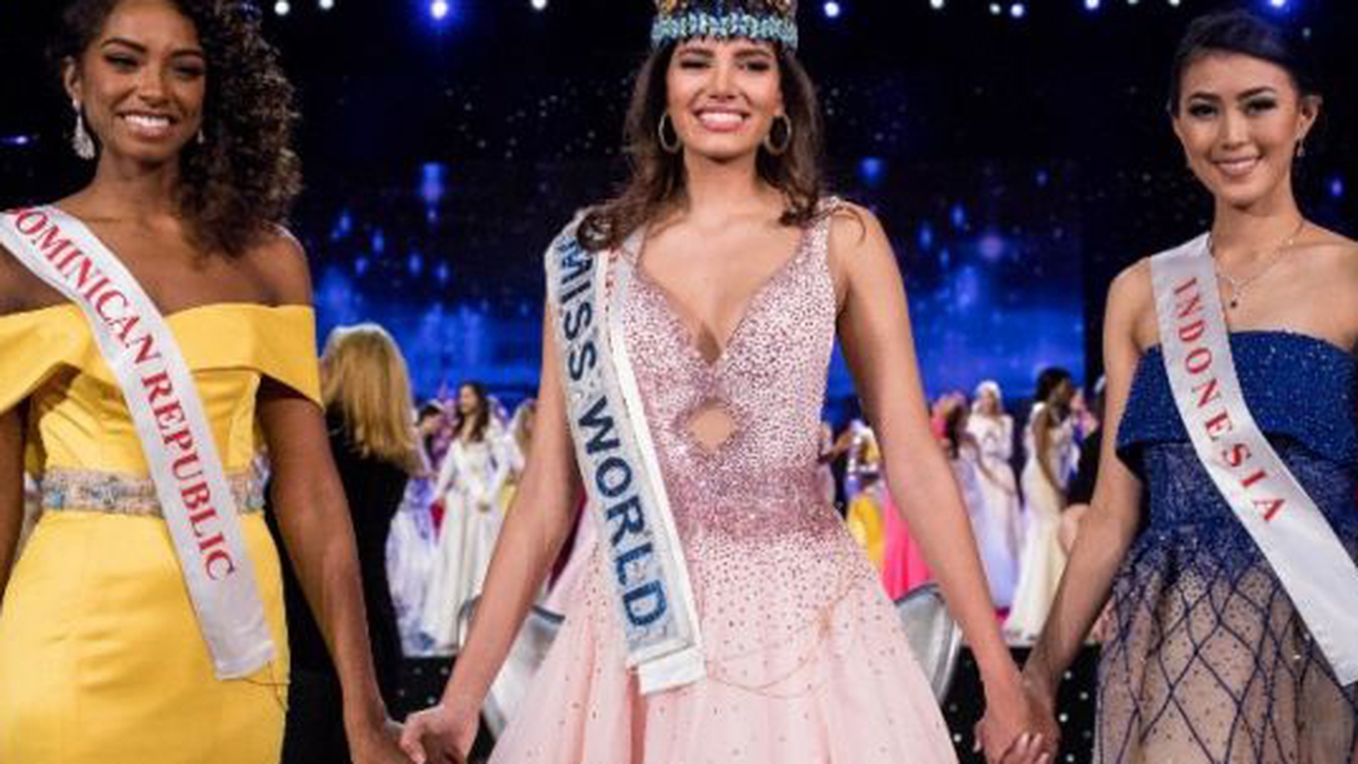 A fost aleasă cea mai frumoasă femeie din lume! Cum arată tânăra care a câştigat titlul de Miss World 2016