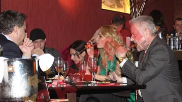 Vedetele si-au dat intalnire la un eveniment organizat intr-un restaurant din Cartierul francez!