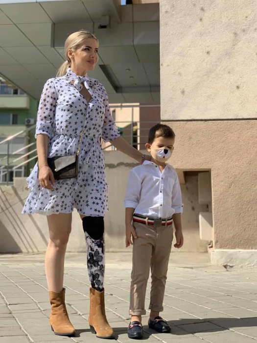 Cine este misterioasa blondă de lângă Cătălin Scărlătescu și ce secret dureros ascunde. Povestea cruntă de viață a Stelei Bizdu