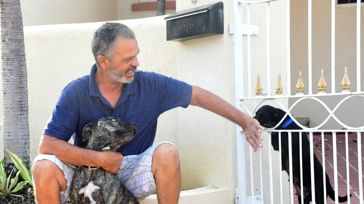 Tatăl cântăreței Rihanna a murit. Ronald Fenty avea 70 de ani