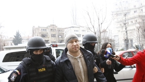 Un atentat ratat! Razvan a fost ciuruit de gloante, din greseala, intr-o rafuiala dintre doi mega-interlopi!