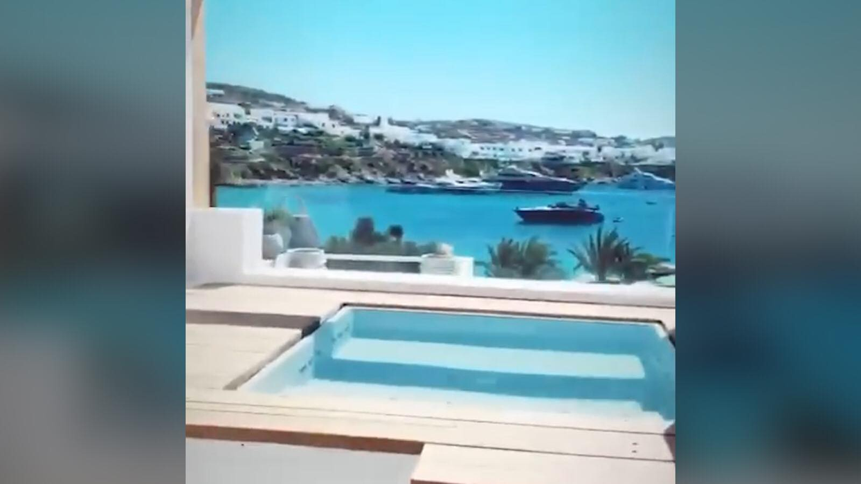 Așa arată locul din Mykonos în care Renert Gad s-a ”cantonat” cu bunăciunile autohtone