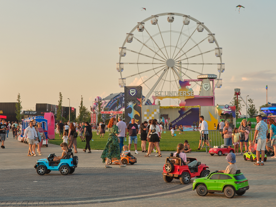 Peste 700.000 de vizitatori în primele două săptămâni. NIBIRU extinde programul dedicat familiilor și anunță Family Fest.