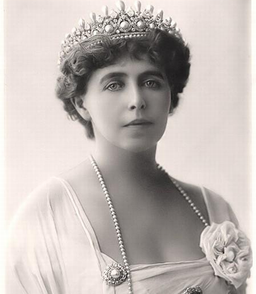 Un bust al Reginei Maria, aflat în proprietatea unui colecționar privat, va fi văzut la Castelul Bran de 1 decembrie