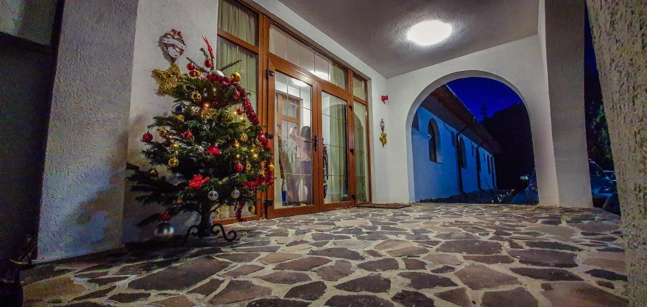 Cât costă o noapte de cazare în hotelul Monicăi Anghel. Foto: booking